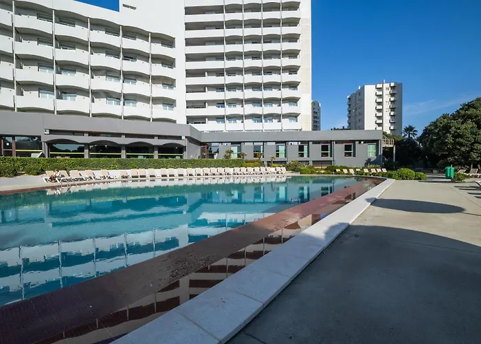 Axis Vermar Conference & Hotel 4*