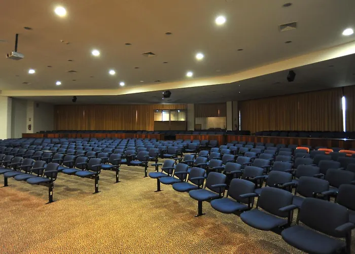 Hotel Axis Vermar Conference & 4*