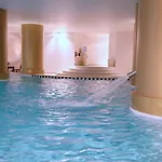 فندق Axis Vermar Conference & 4*