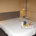 Axis Vermar Conference & 4*