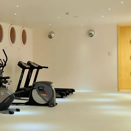 Hotel Axis Vermar Conference & 4*