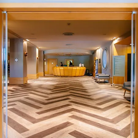 Axis Vermar Conference & Hotel 4*
