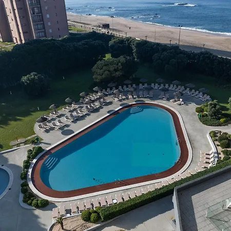 Hotel Axis Vermar Conference & 4*