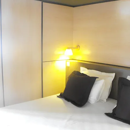 Axis Vermar Conference & 4*