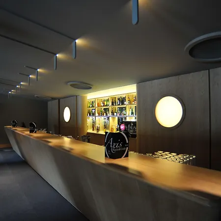Hotel Axis Vermar Conference & 4*