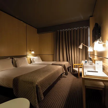 Axis Vermar Conference & 4*