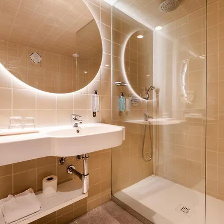 Axis Vermar Conference & 4*