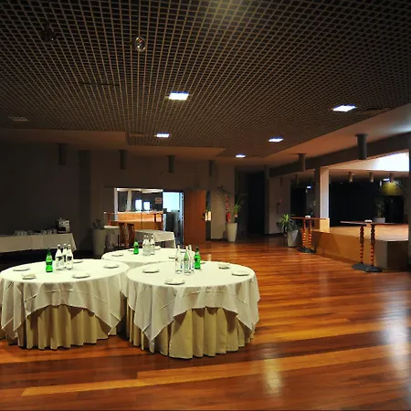 Axis Vermar Conference & Hotel 4*