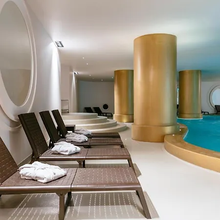 Axis Vermar Conference & Hotel 4*