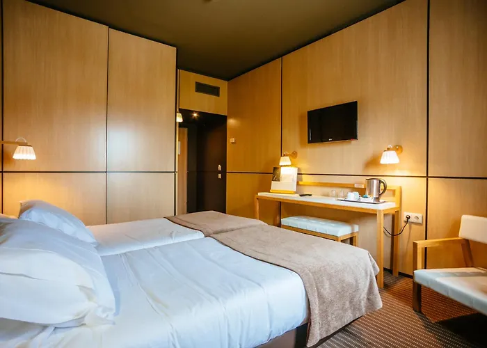 Axis Vermar Conference & 4*