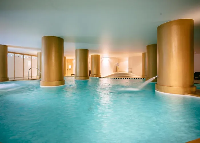 Axis Vermar Conference & Hotel 4*