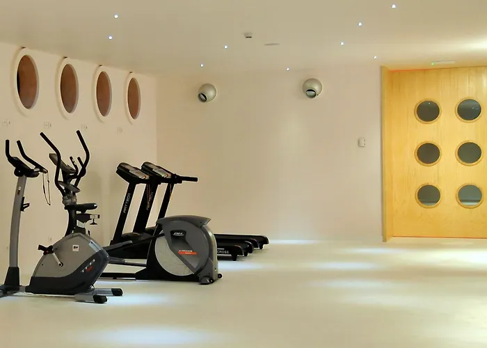 Hotel Axis Vermar Conference & 4*