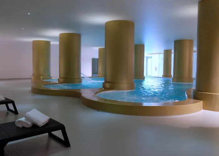 Hotel Axis Vermar Conference & 4*