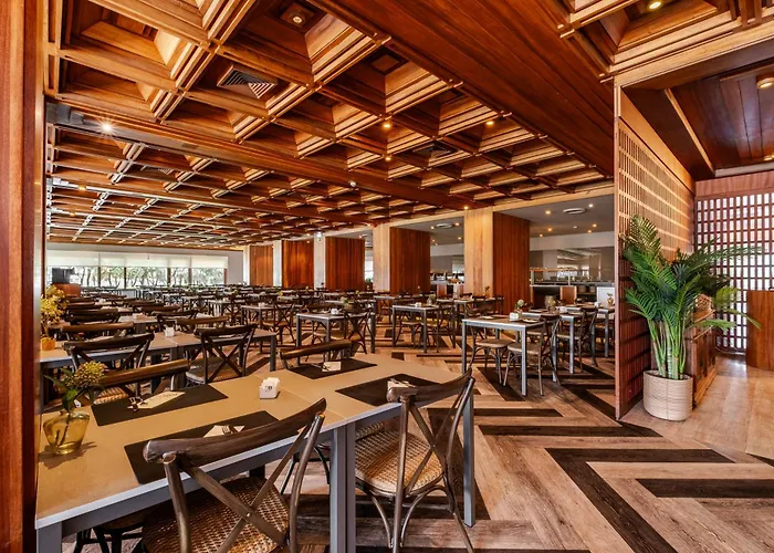 Axis Vermar Conference & Hotel 4*