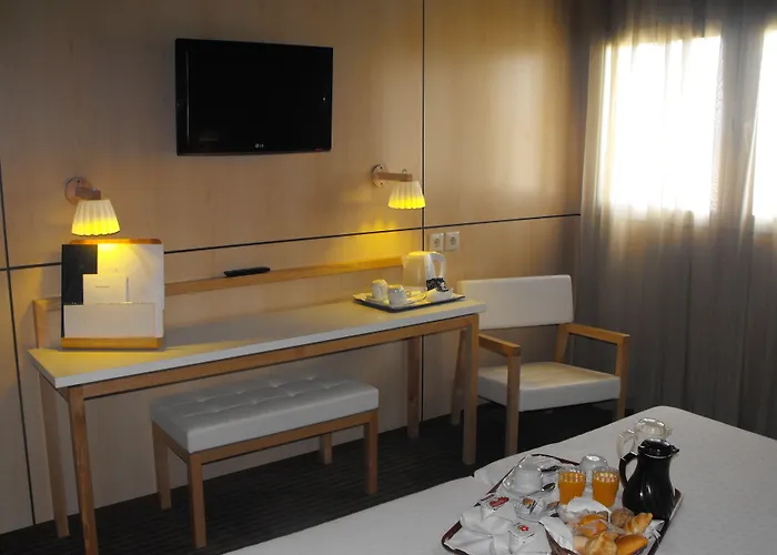 Axis Vermar Conference & 4*