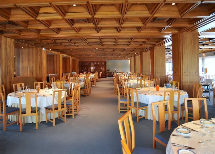 Axis Vermar Conference & 4*