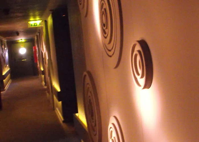 Hotel Axis Vermar Conference & 4*