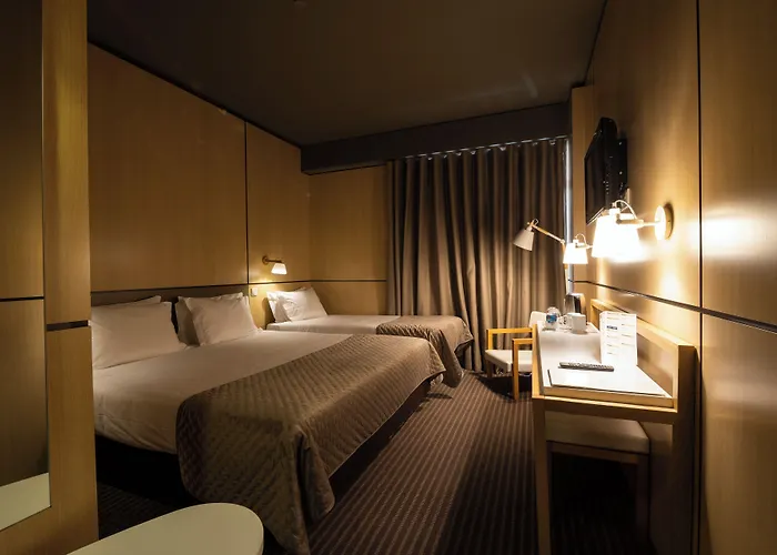 Axis Vermar Conference & 4*